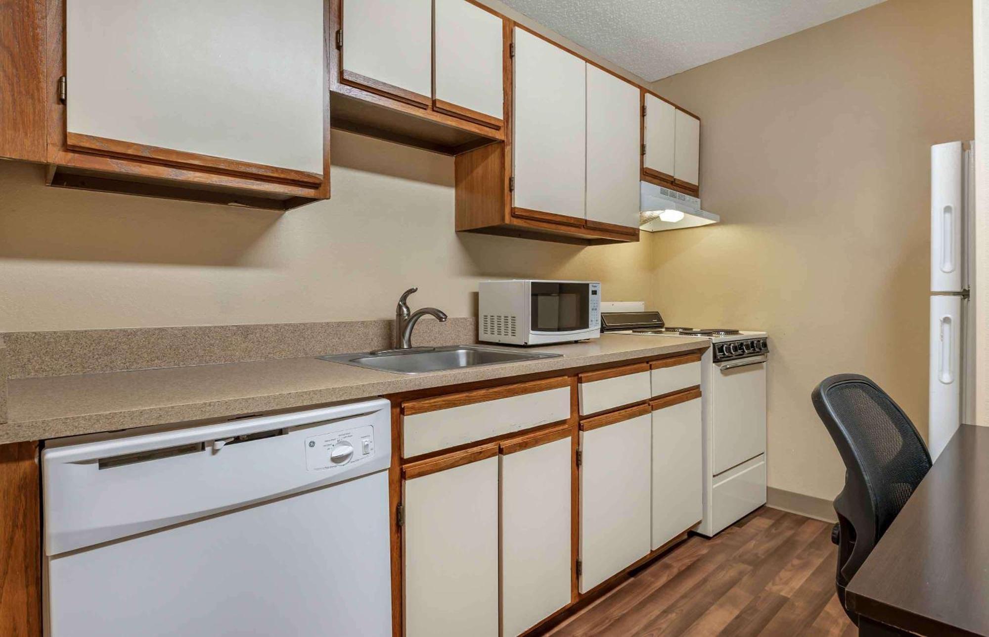 Suburban Studios Indianapolis Northwest - College Parks Εξωτερικό φωτογραφία