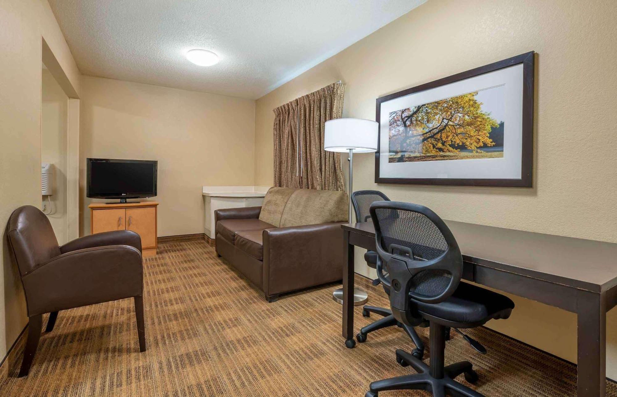 Suburban Studios Indianapolis Northwest - College Parks Εξωτερικό φωτογραφία