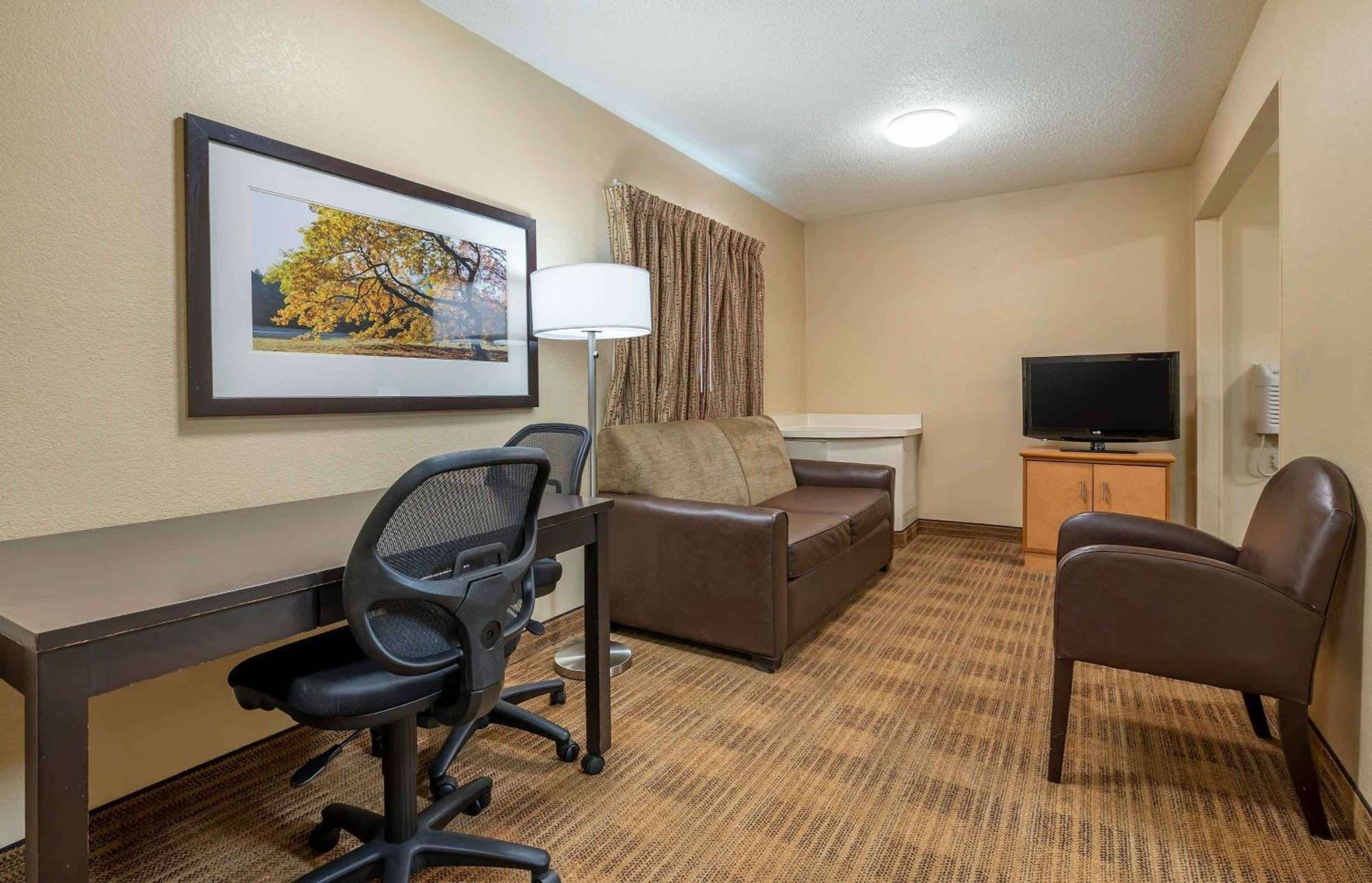 Suburban Studios Indianapolis Northwest - College Parks Εξωτερικό φωτογραφία
