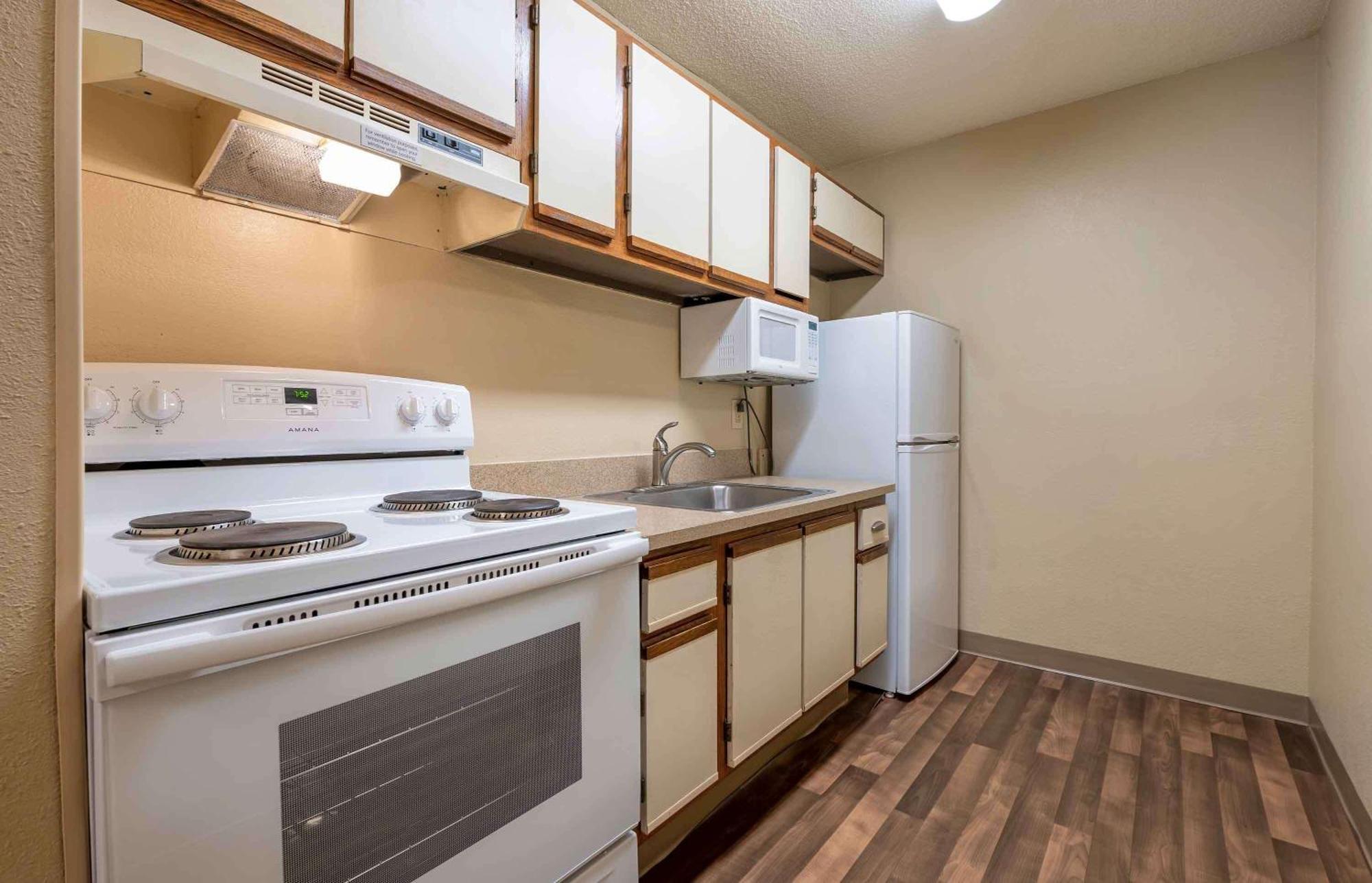Suburban Studios Indianapolis Northwest - College Parks Εξωτερικό φωτογραφία