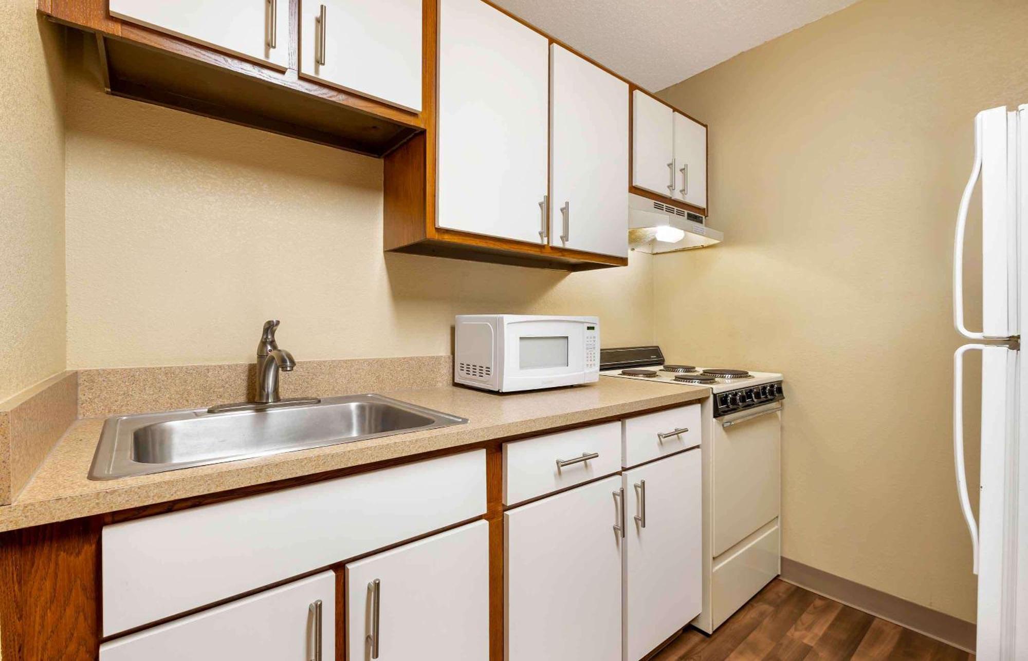 Suburban Studios Indianapolis Northwest - College Parks Εξωτερικό φωτογραφία