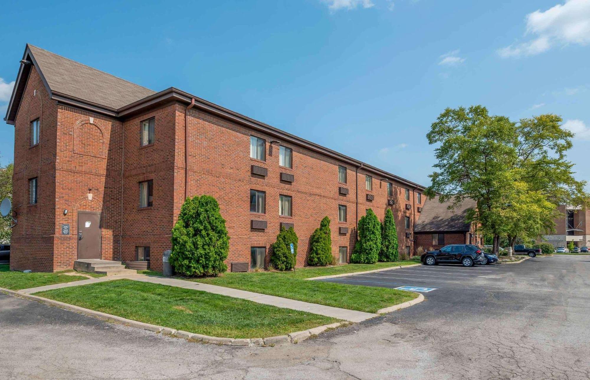 Suburban Studios Indianapolis Northwest - College Parks Εξωτερικό φωτογραφία