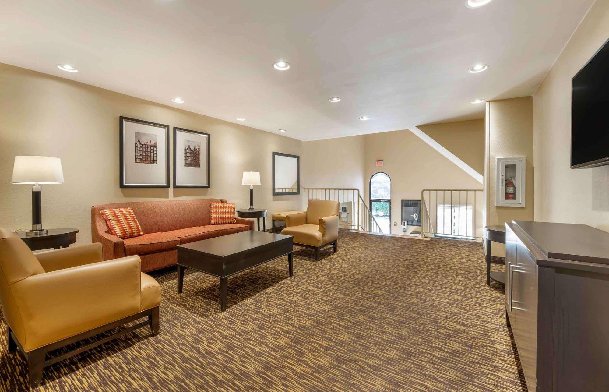 Suburban Studios Indianapolis Northwest - College Parks Εξωτερικό φωτογραφία